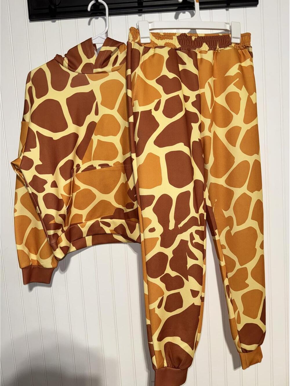 Boutique Giraffe Print 2 Piece Hoodie and Joggers Lounge Set Tracksuit Adult S